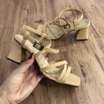 کفش پاشنه ضربدری